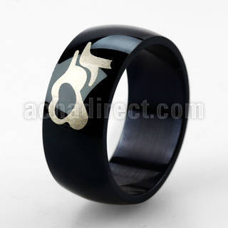 srb1 black anodized stainless steel ring with heart design