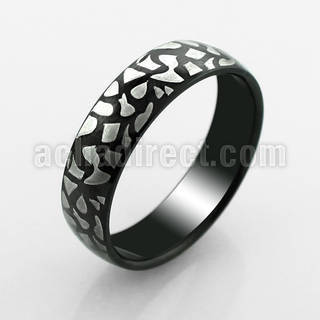 srb52 black stainless steel ring with shattered pattern