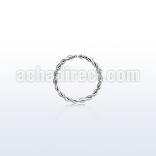 surgical steel seamless ring w a twisted wire design 18g