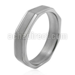 tir16 8 faceted titanium g23 ring w central band grooves