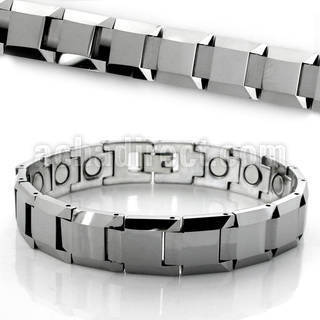 ub132 tungsten bracelet with interlocking links